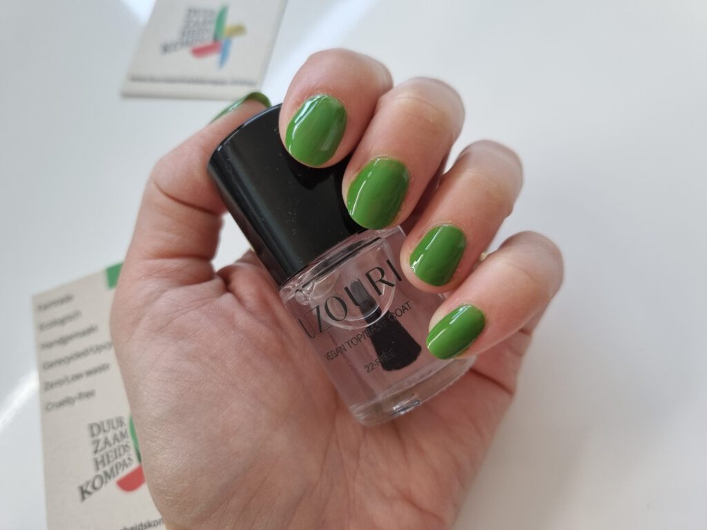 groen gelakte nagels